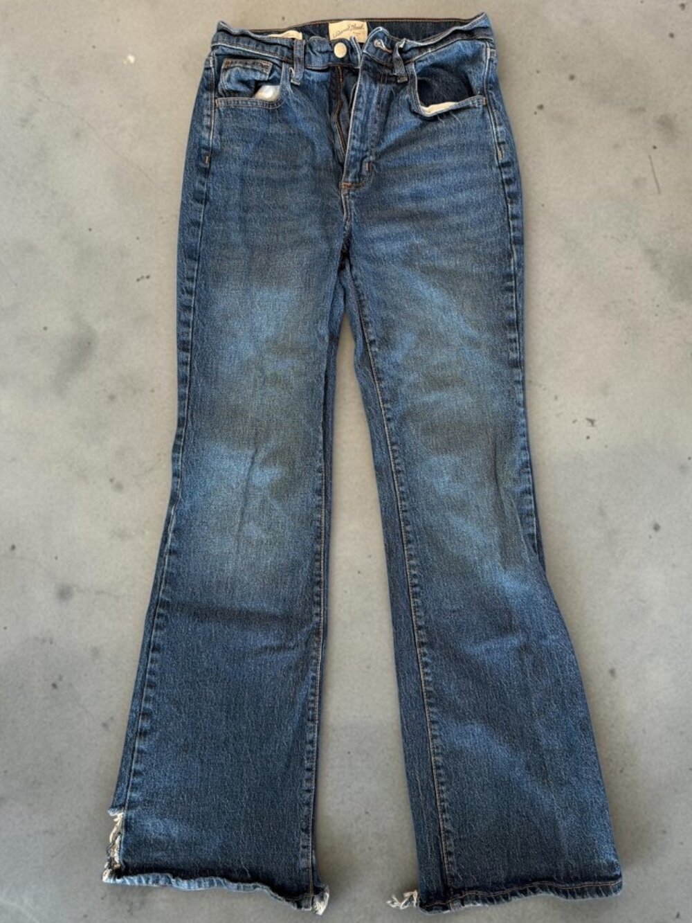 Universal Thread High Rise Distressed Flare Jeans Women Size 6 Vintage Wash